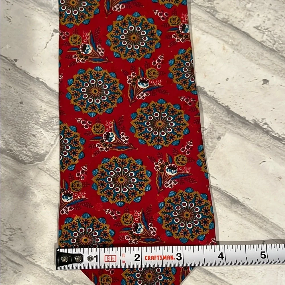 halston stylish tie